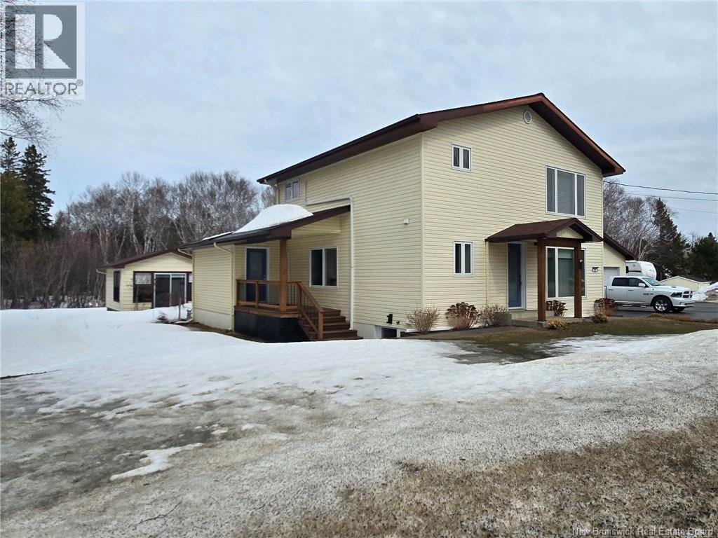 81 Principale, Pointe-Verte, New Brunswick  E8J 2W2 - Photo 2 - NB137235