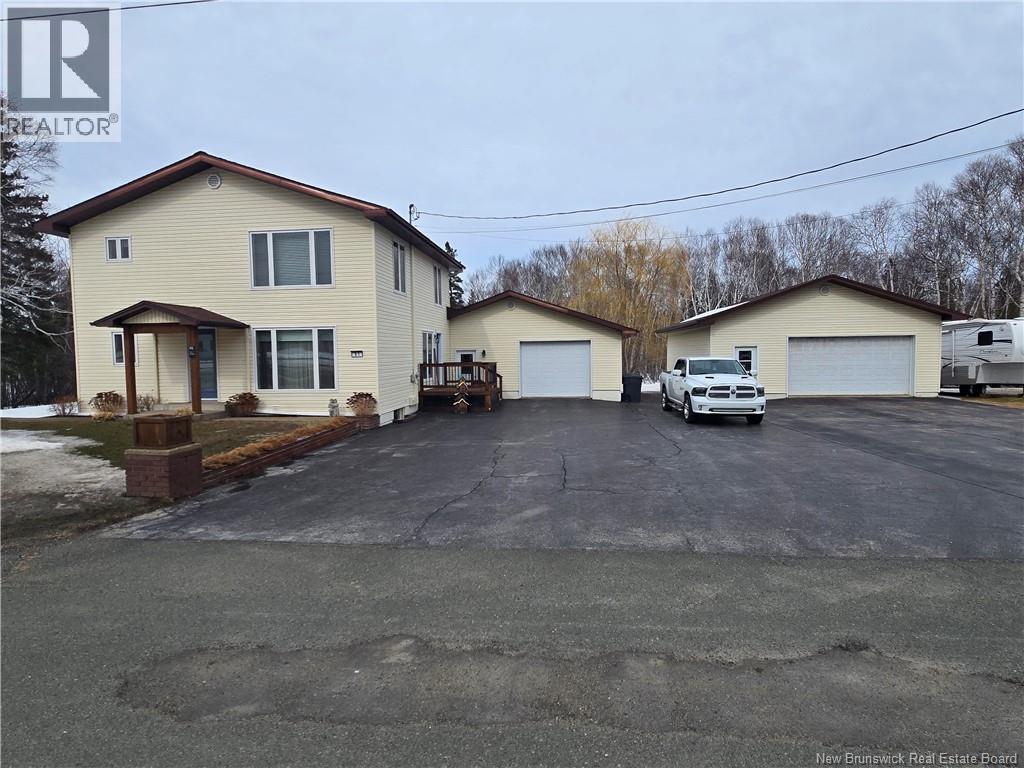 81 Principale, Pointe-Verte, New Brunswick  E8J 2W2 - Photo 1 - NB137235