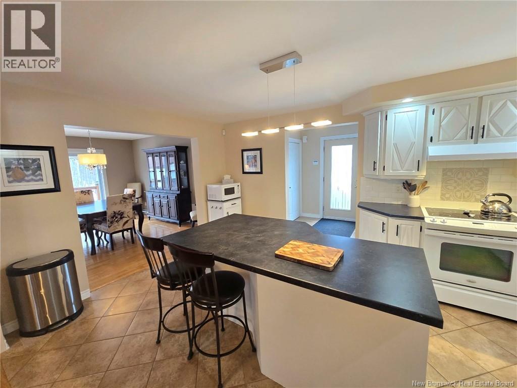 81 Principale, Pointe-Verte, New Brunswick  E8J 2W2 - Photo 17 - NB137235