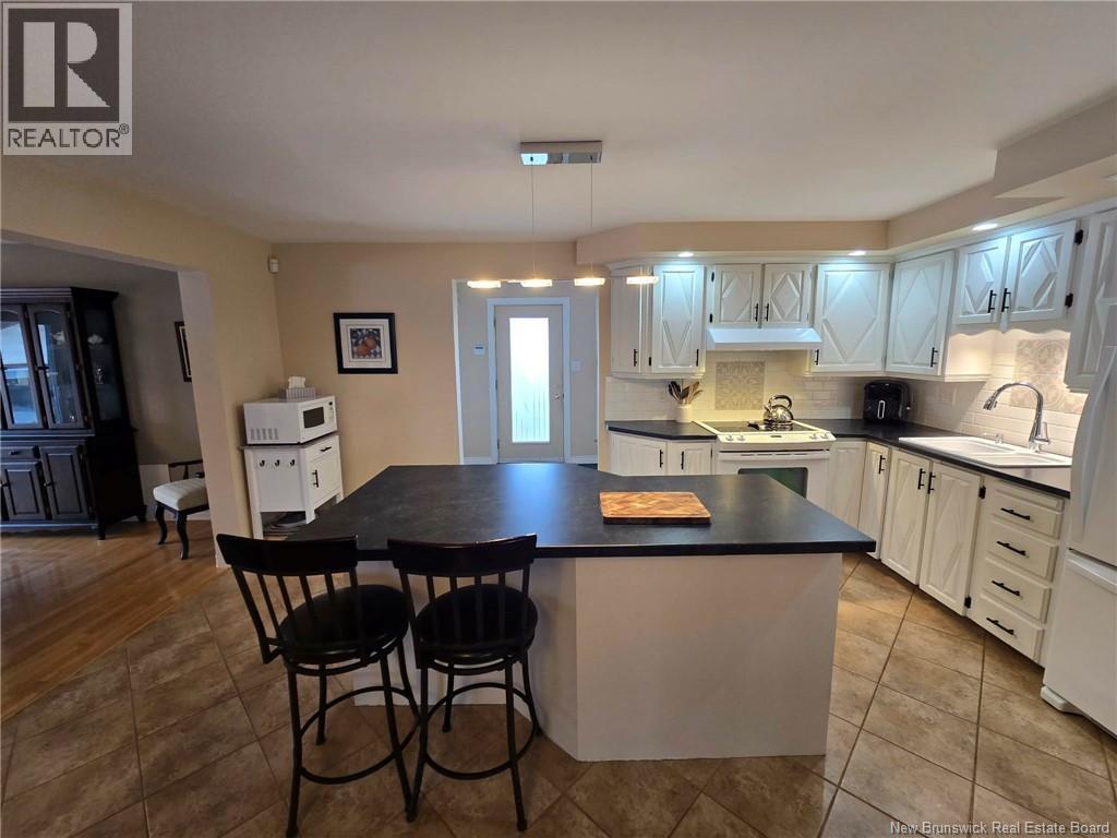 81 Principale, Pointe-Verte, New Brunswick  E8J 2W2 - Photo 18 - NB137235