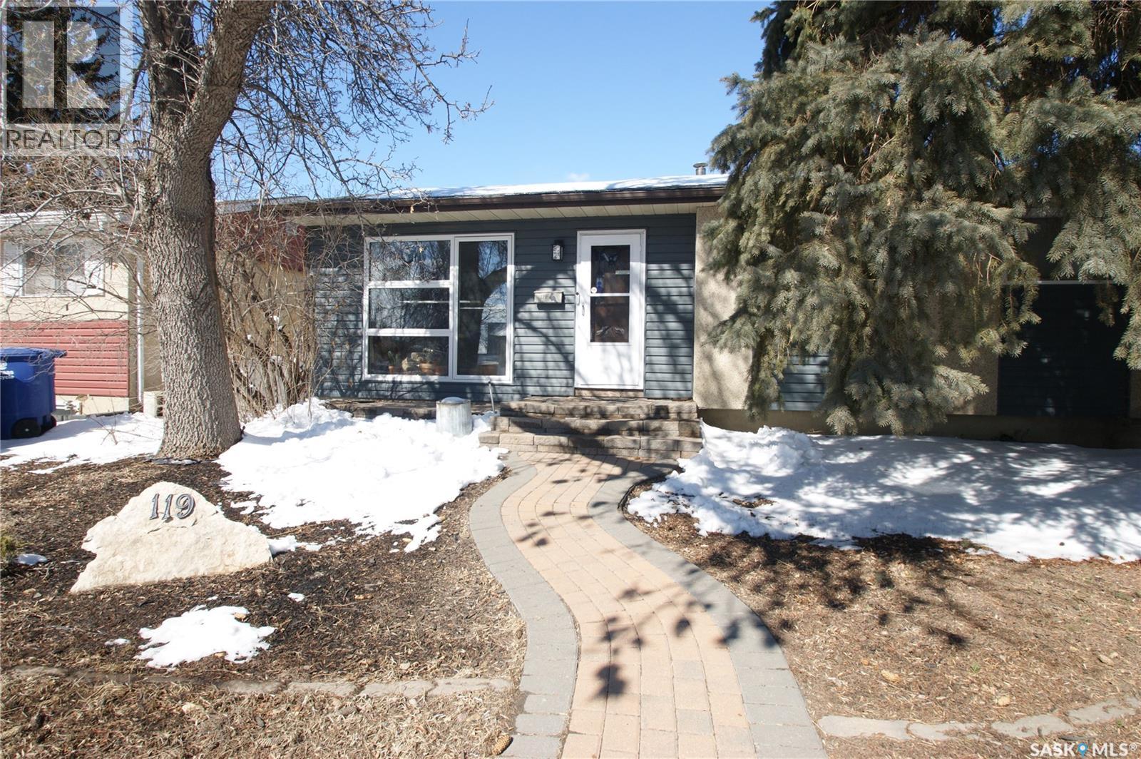 119 Ramsay Court, Saskatoon, Saskatchewan S7H 4H3 - Photo 2 - SK032538