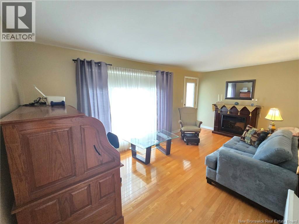 81 Principale, Pointe-Verte, New Brunswick  E8J 2W2 - Photo 35 - NB137235