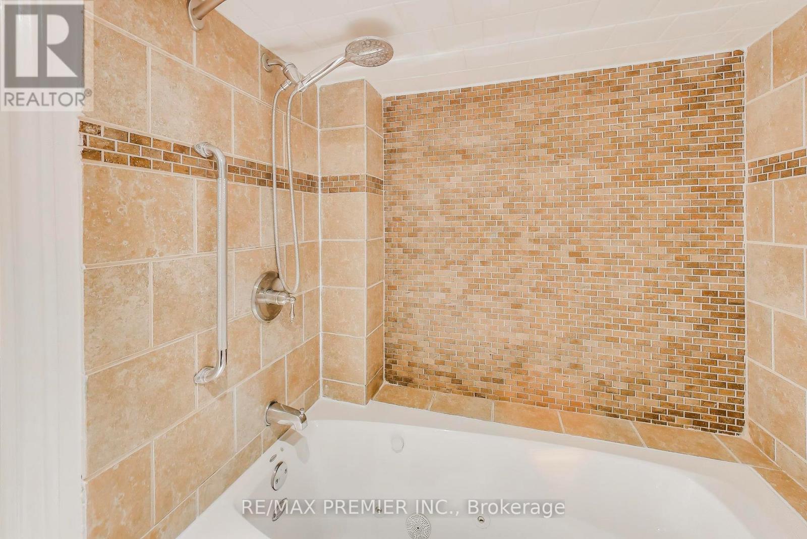 135 Richard Coulson Crescent, Whitchurch-Stouffville, Ontario  L4A 0H9 - Photo 44 - N13001600