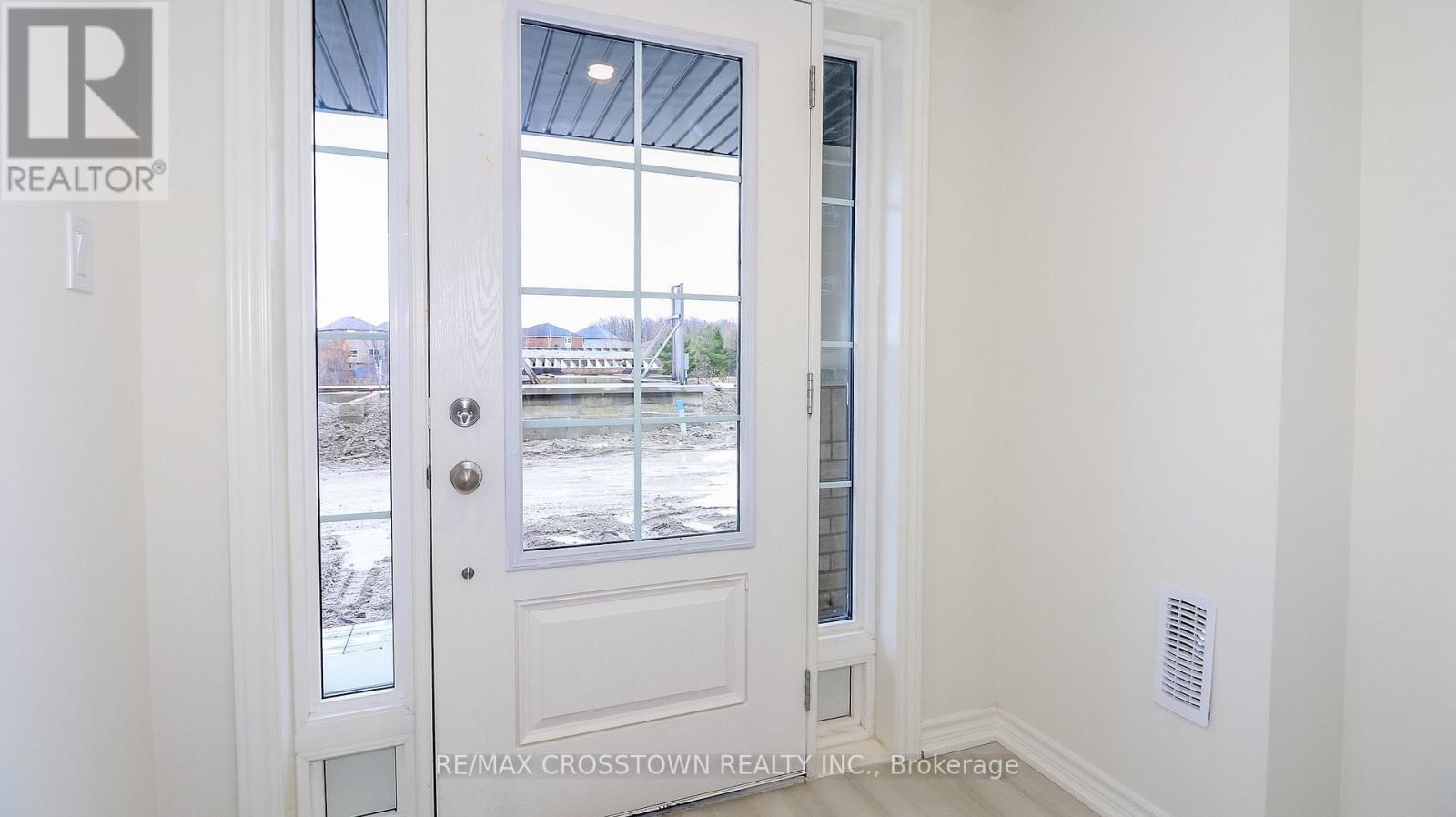 (27) - 1995 Matteer Court, Innisfil, Ontario  L9S 4T9 - Photo 4 - N13001694