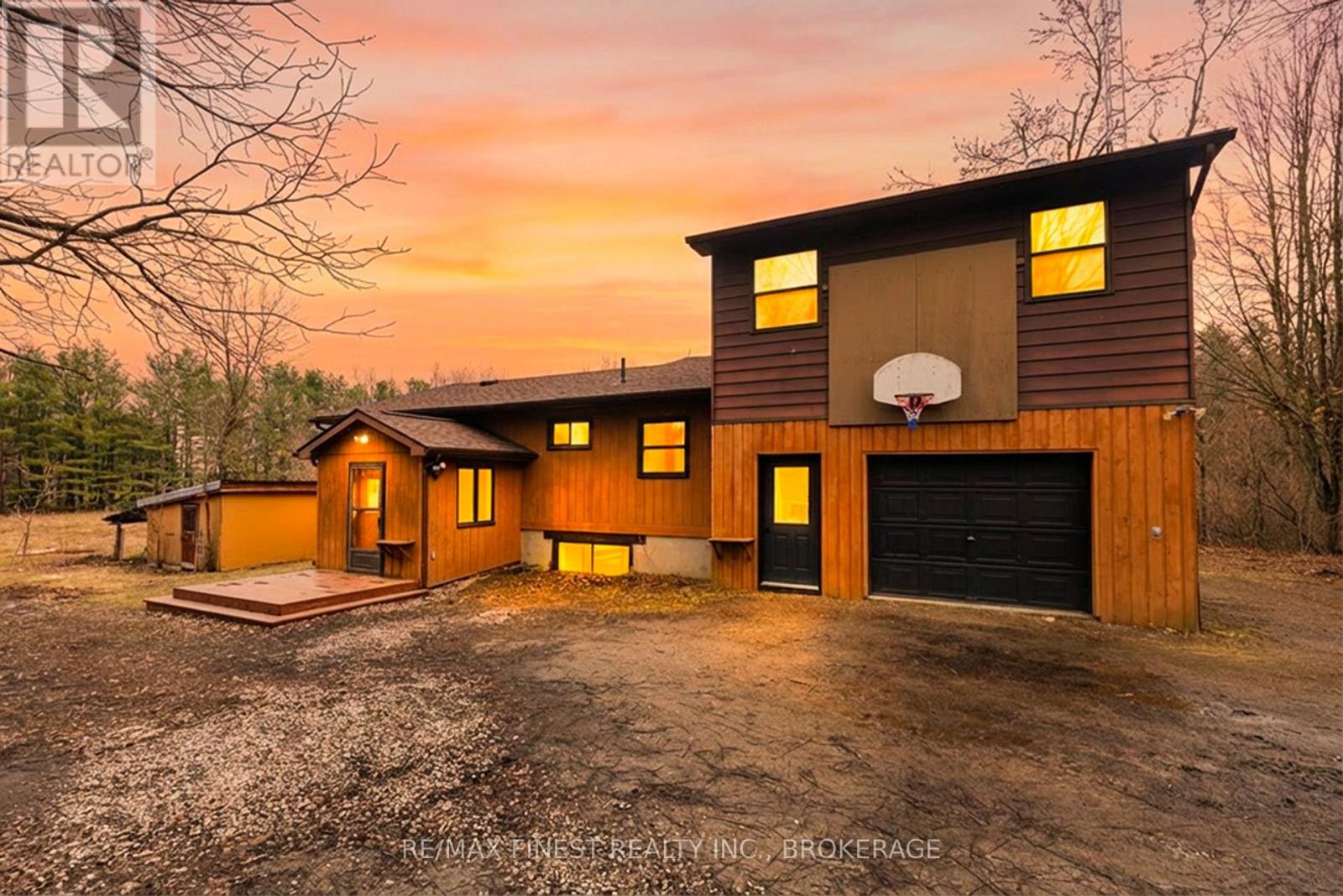 $614,999.00143 Taylor Road W, Front Of Leeds & Seeleys Bay, Ontario