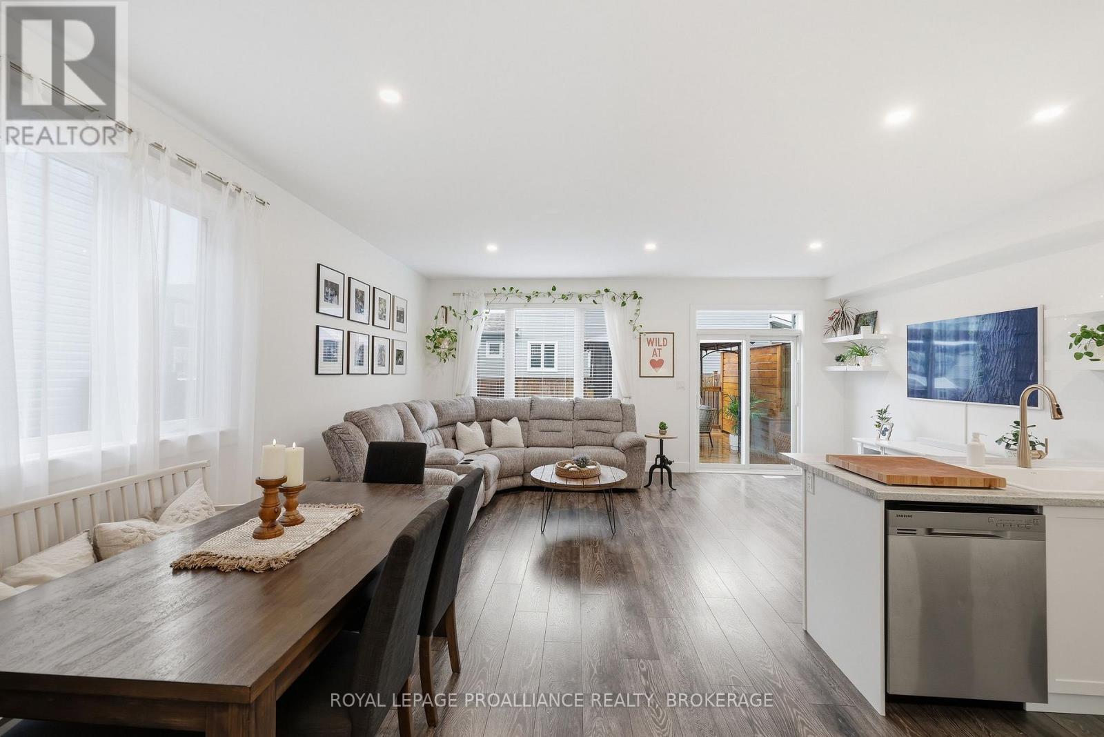 105 Hazlett Street, Loyalist, Ontario K7N 0C1 - Photo 4 - X13001510