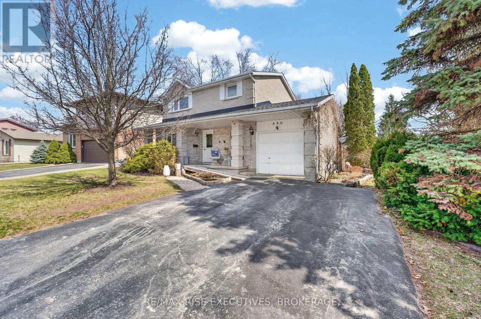 880 LANCASTER DRIVE, Kingston, Ontario