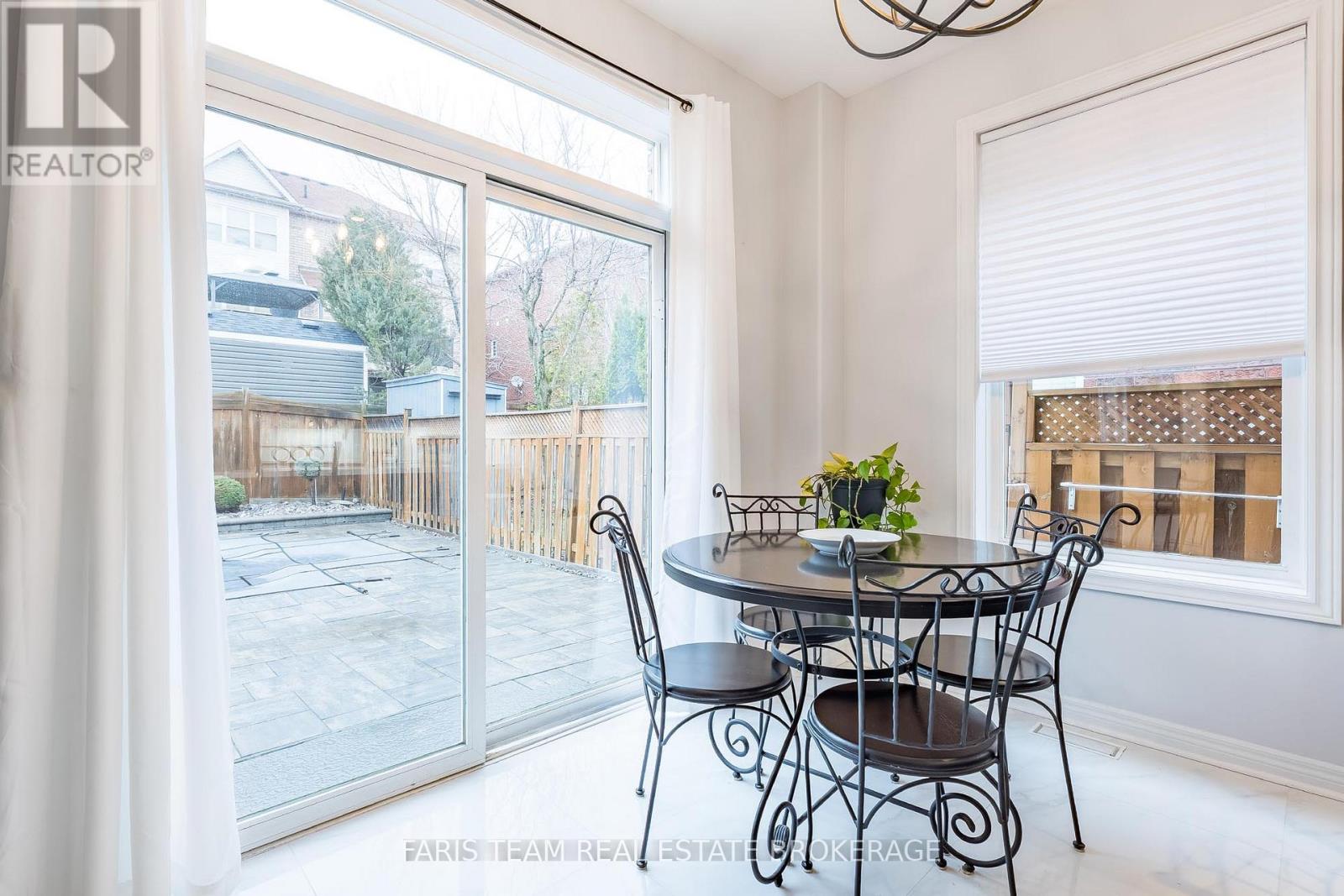 12 Kensington Trail, Barrie, Ontario  L4N 0K5 - Photo 10 - S13001670