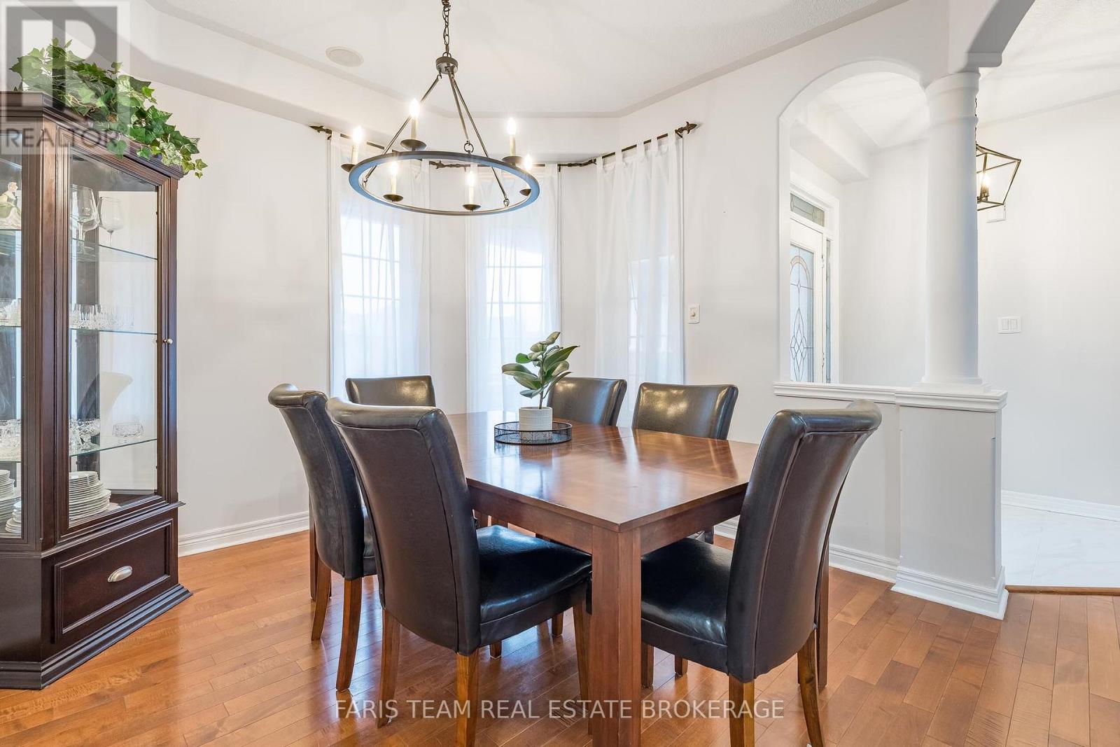 12 Kensington Trail, Barrie, Ontario  L4N 0K5 - Photo 11 - S13001670