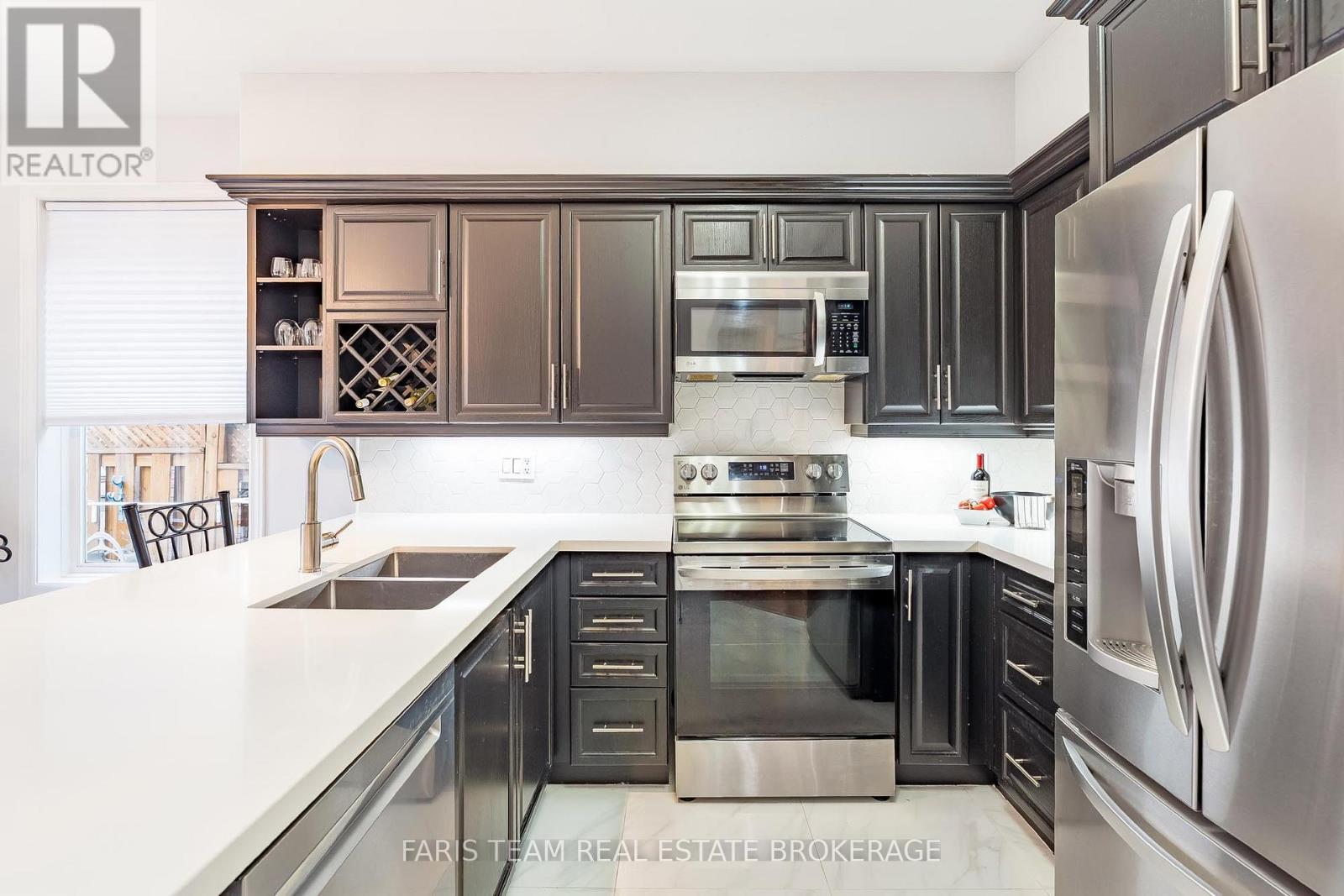 12 Kensington Trail, Barrie, Ontario  L4N 0K5 - Photo 7 - S13001670