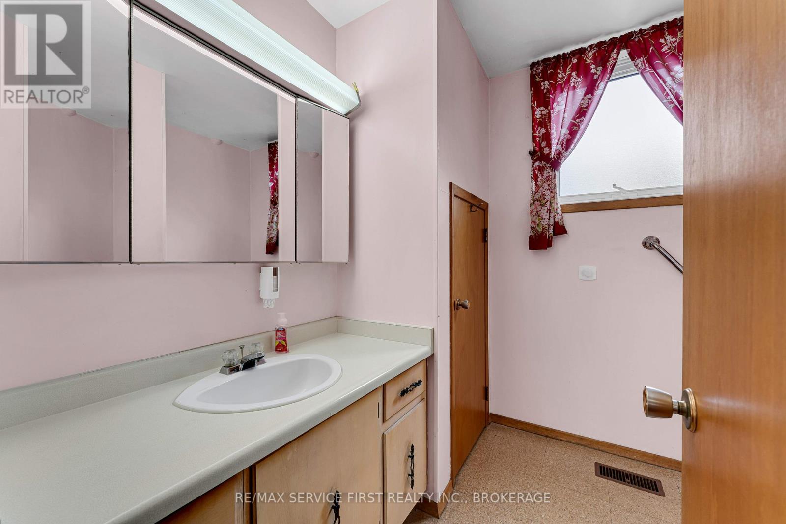 114 Braemar Road, Kingston, Ontario K7M 4B6 - Photo 25 - X13001838