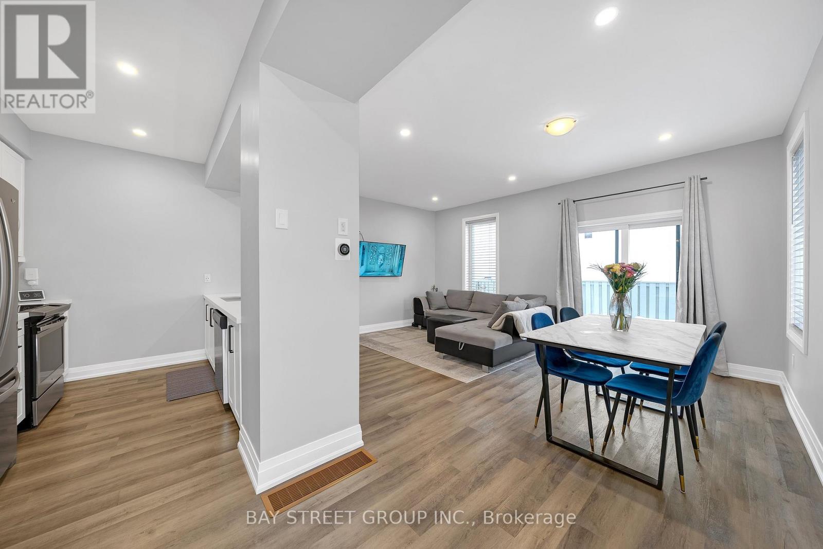 22 - 1 Stonehart Lane, Barrie, Ontario  L4M 7E8 - Photo 11 - S13001714