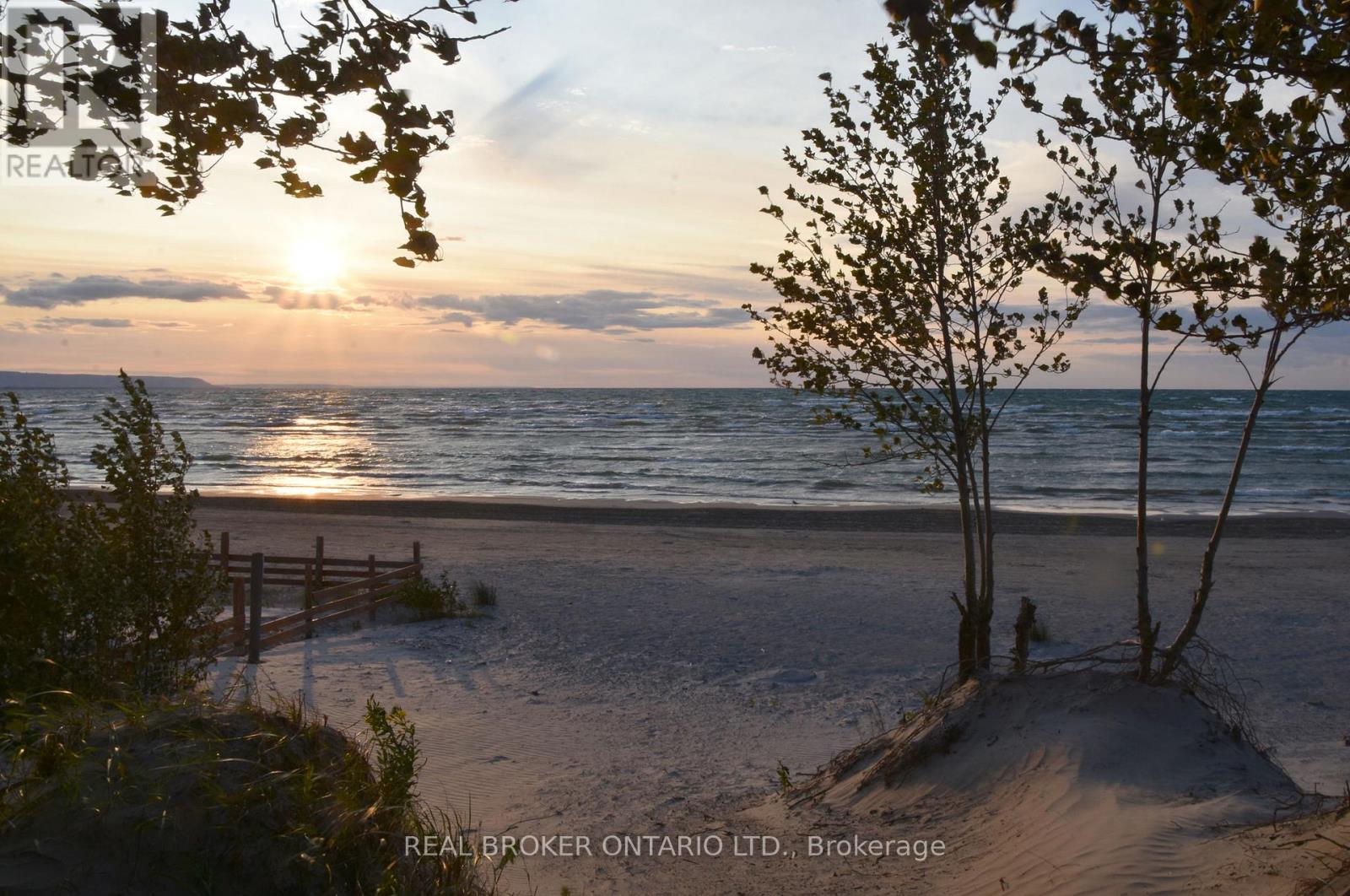 281 River Road East, Wasaga Beach, Ontario  L9Z 0S4 - Photo 12 - S13001792