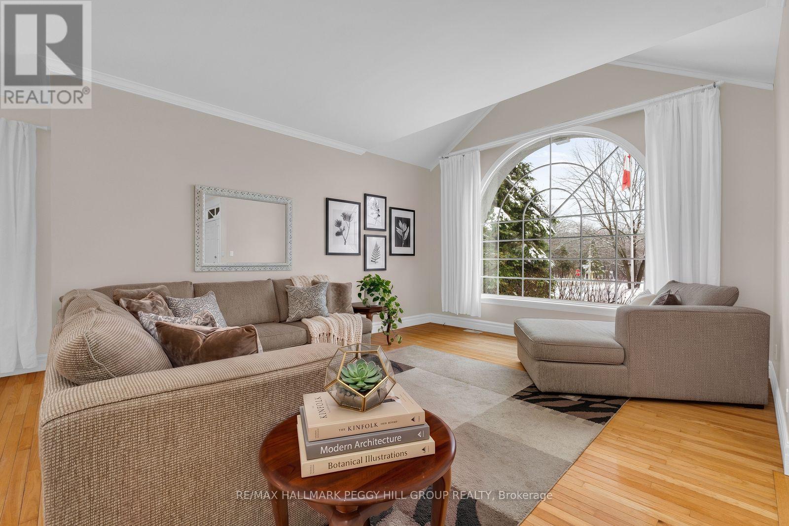 45 Brule Street, Penetanguishene, Ontario  L9M 1H2 - Photo 2 - S13001864