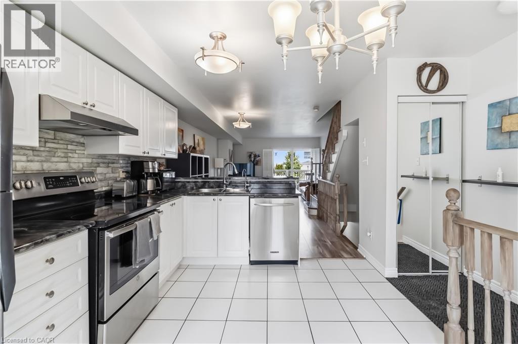 1751 Lampman Avenue Unit# 30, Burlington, Ontario  L7L 6W3 - Photo 7 - 40820515