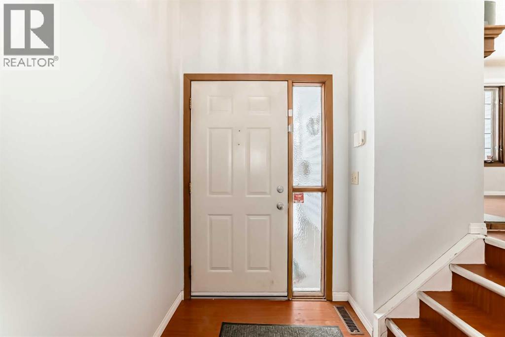 1011 17a Street Ne, Calgary, Alberta  T2E 4V2 - Photo 3 - A2298602