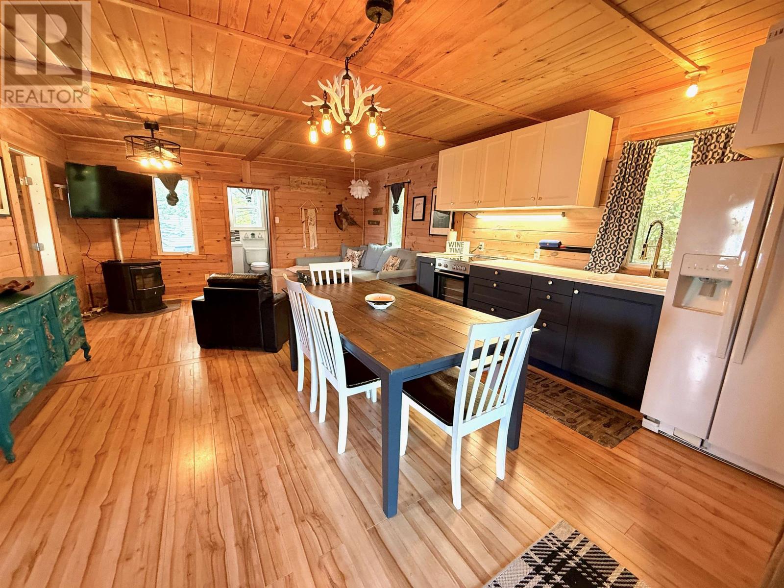 80 Bay Point Rd, The Bayview, Longbow Lake, Ontario  P0X 1H0 - Photo 6 - TB2600602