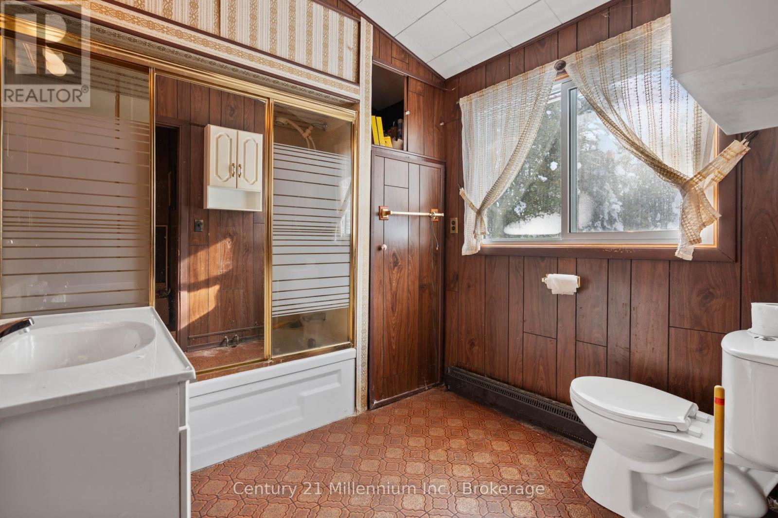 465 Shoreline Avenue, South Bruce Peninsula, Ontario  N0H 2T0 - Photo 25 - X12816496