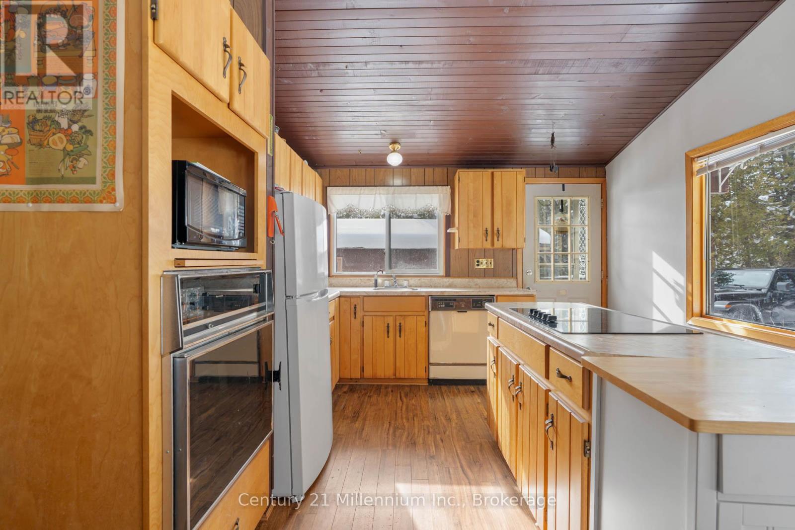 465 Shoreline Avenue, South Bruce Peninsula, Ontario  N0H 2T0 - Photo 16 - X12816496