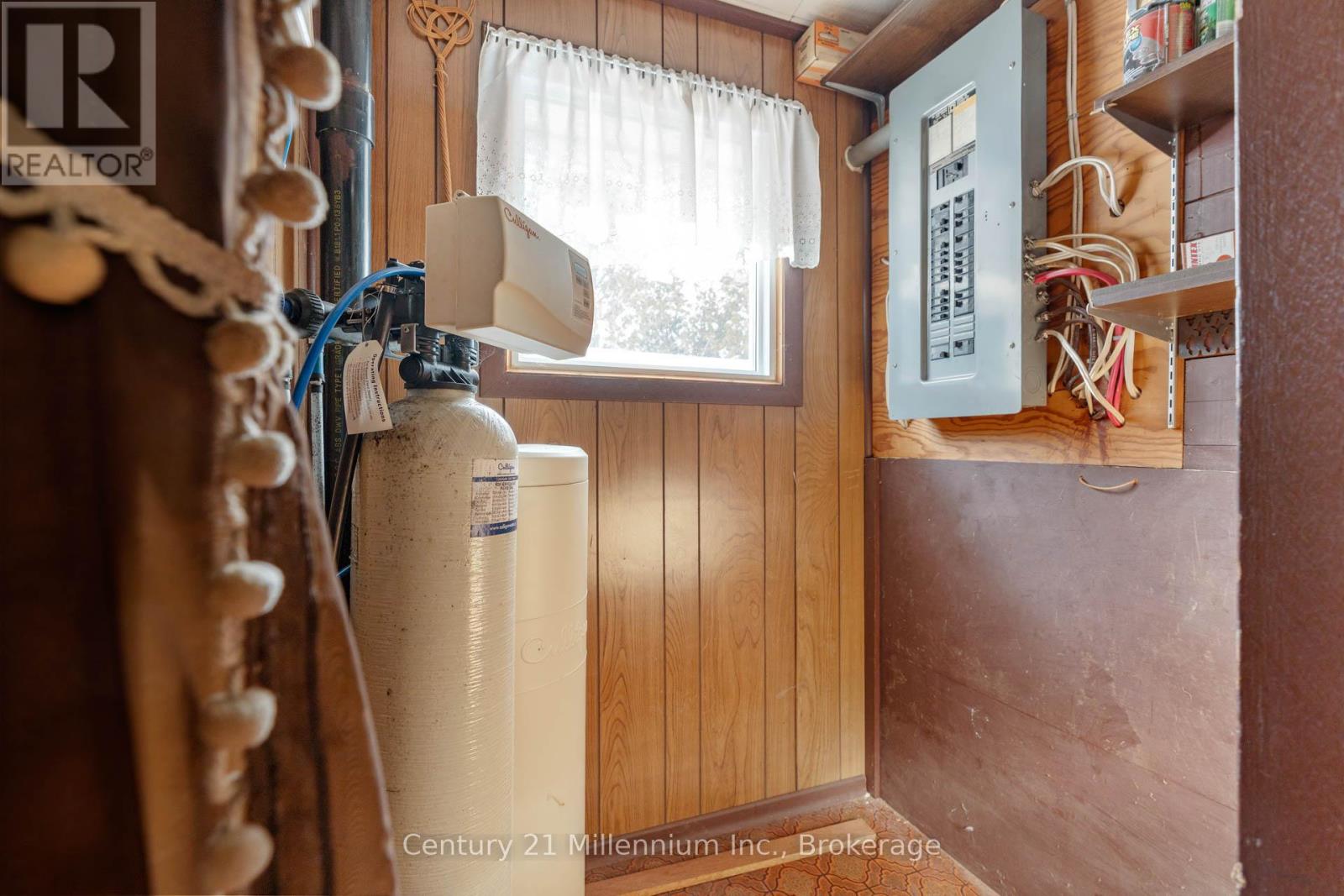 465 Shoreline Avenue, South Bruce Peninsula, Ontario  N0H 2T0 - Photo 24 - X12816496