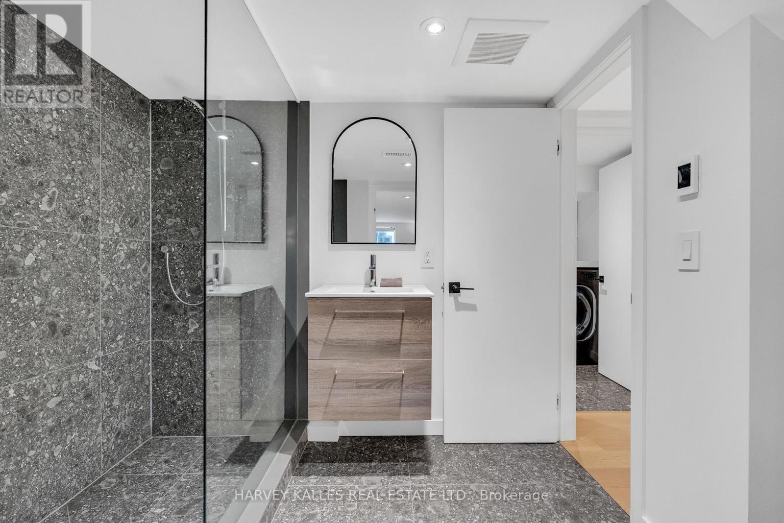 4 Belvedere Boulevard, Toronto, Ontario  M8X 1K1 - Photo 38 - W13001506