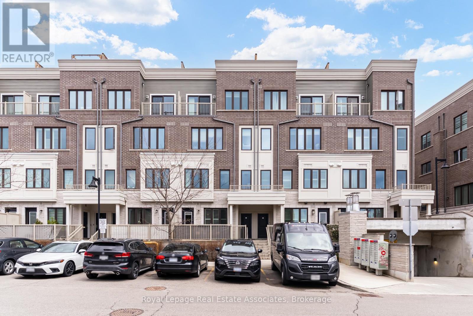 13 - 95 Eastwood Park Gardens, Toronto, Ontario  M8W 0B9 - Photo 2 - W13001512