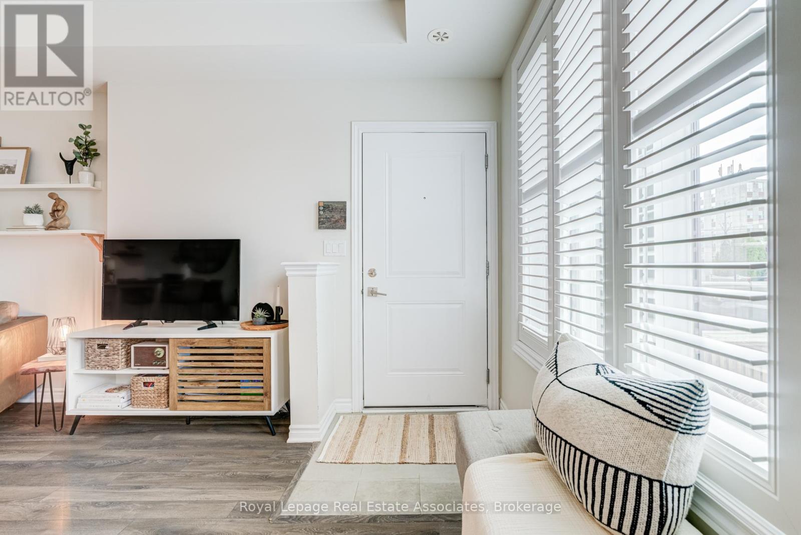 13 - 95 Eastwood Park Gardens, Toronto, Ontario  M8W 0B9 - Photo 3 - W13001512