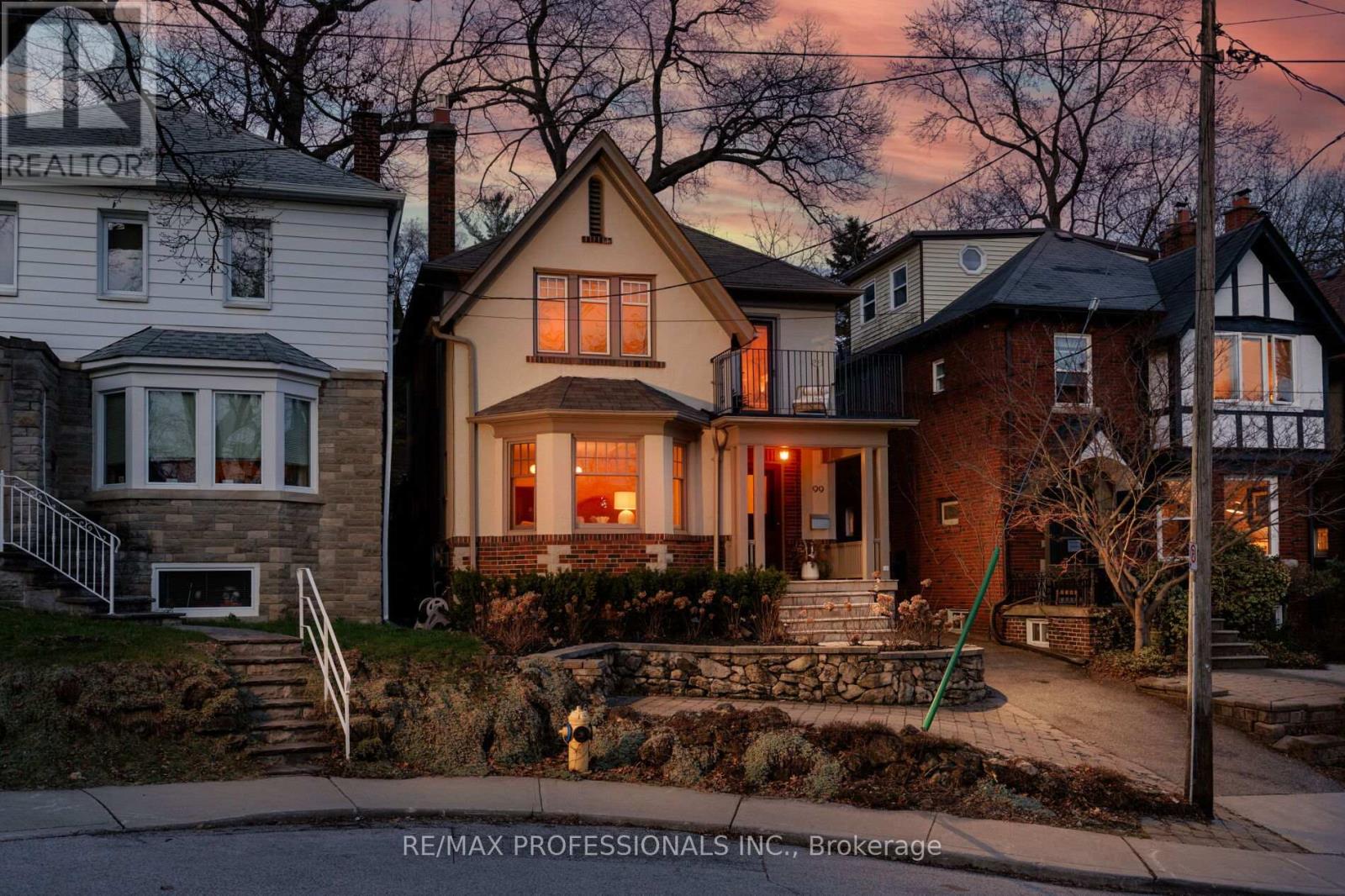 99 RIVERVIEW GARDENS, Toronto, Ontario