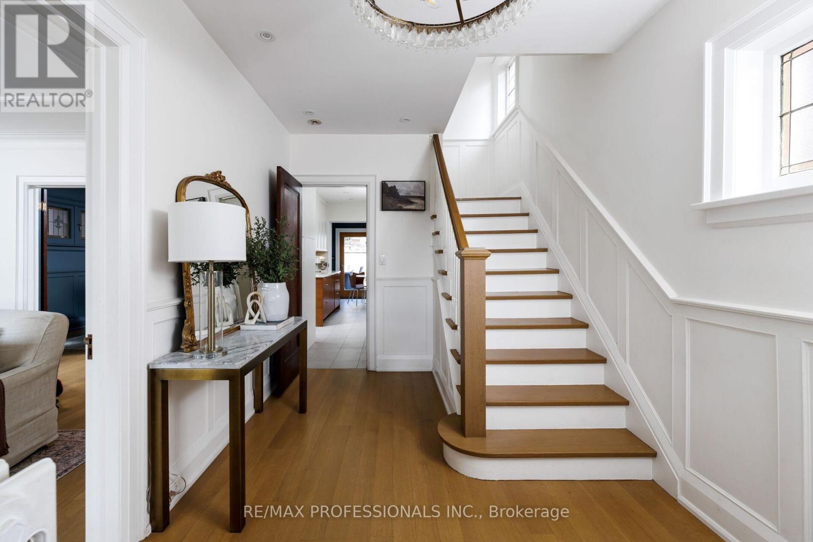 99 Riverview Gardens, Toronto, Ontario M6S 4E7 - Photo 7 - W13001584