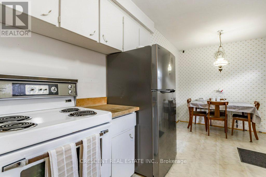 227 Verobeach Boulevard, Toronto, Ontario M9M 1R4 - Photo 13 - W13001588