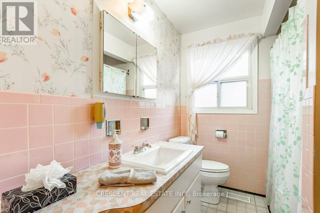 227 Verobeach Boulevard, Toronto, Ontario M9M 1R4 - Photo 21 - W13001588