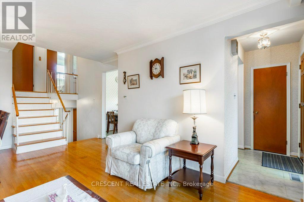 227 Verobeach Boulevard, Toronto, Ontario M9M 1R4 - Photo 6 - W13001588