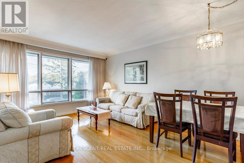 227 Verobeach Boulevard, Toronto, Ontario M9M 1R4 - Photo 7 - W13001588