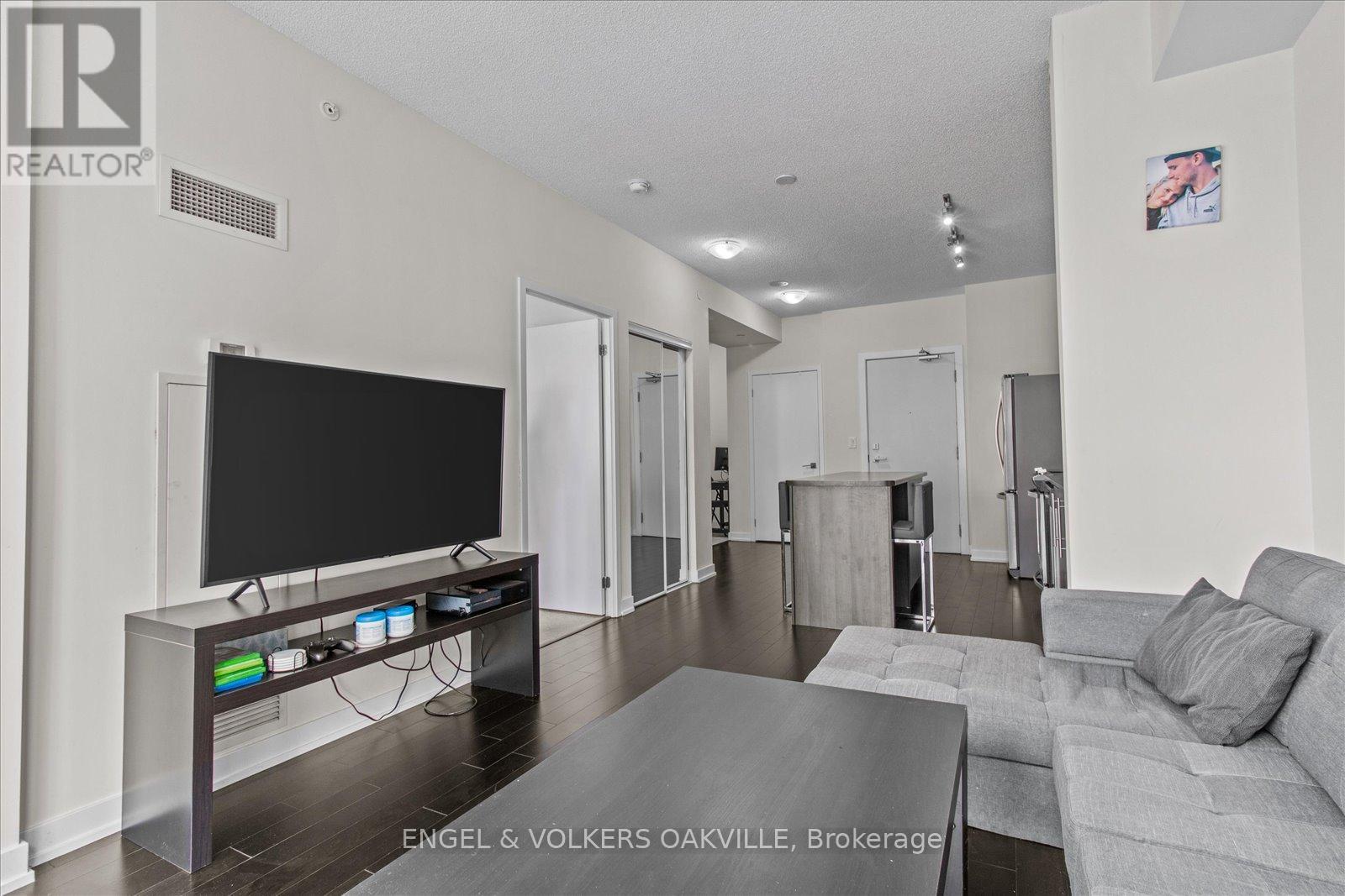 1105 - 510 Curran Place, Mississauga, Ontario  L5B 0J8 - Photo 3 - W13001612