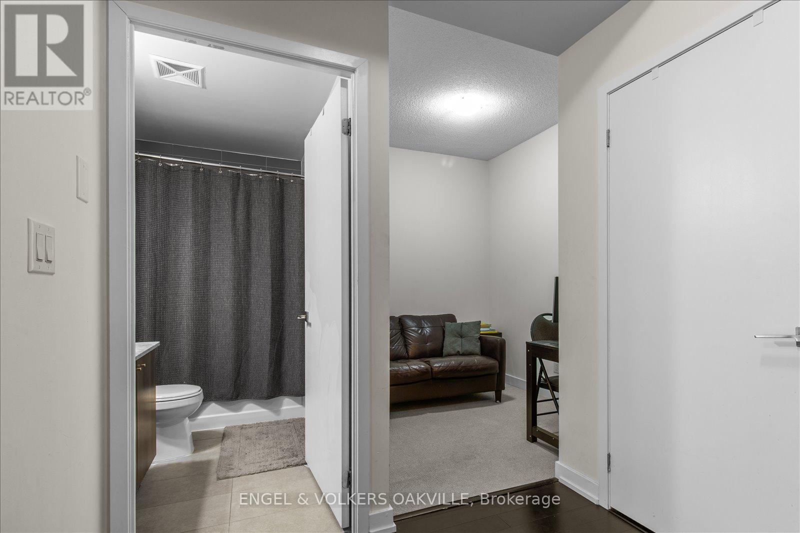 1105 - 510 Curran Place, Mississauga, Ontario  L5B 0J8 - Photo 4 - W13001612