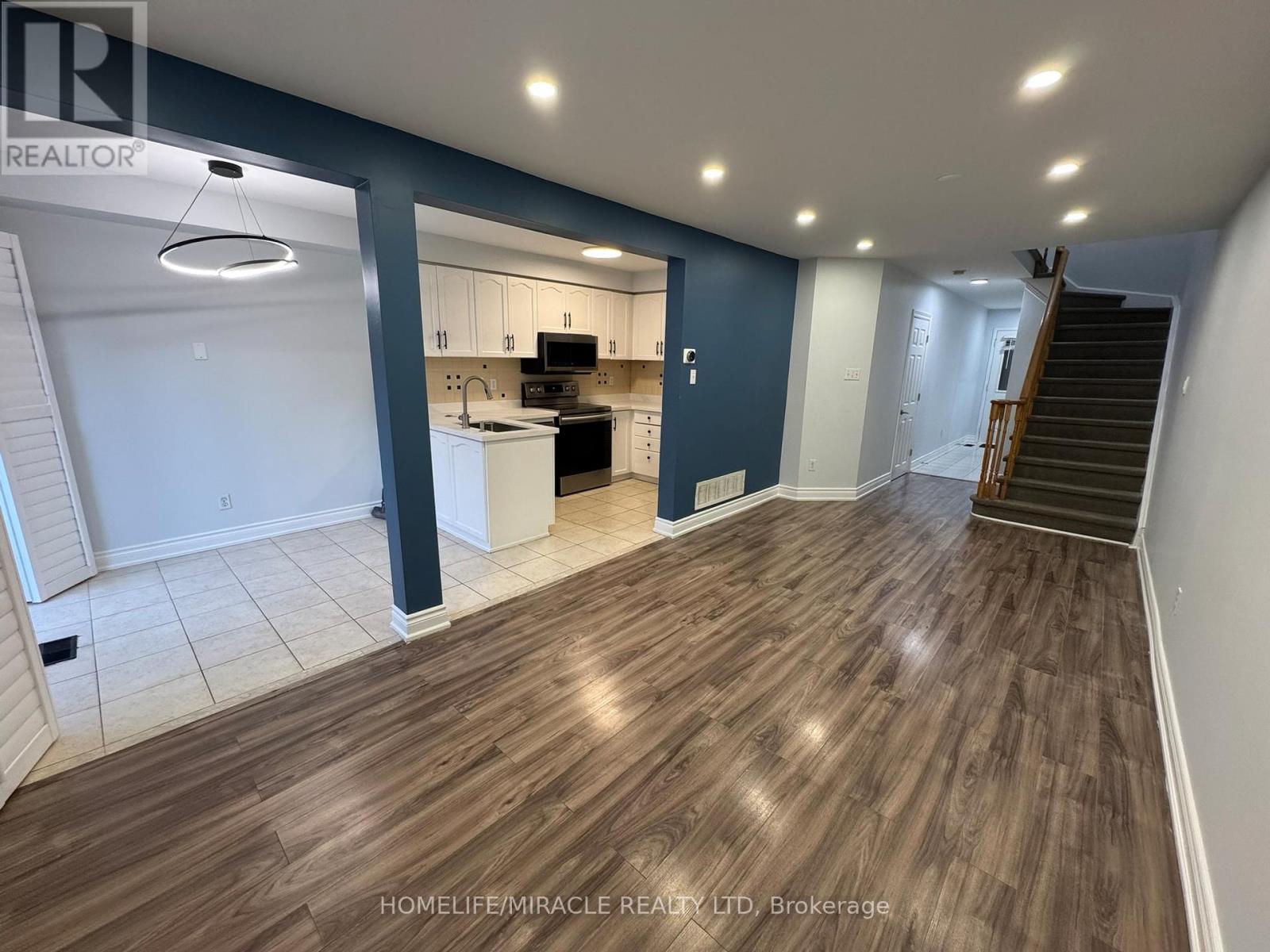 3918 Zenith Court, Mississauga, Ontario  L5N 7H7 - Photo 11 - W13001626