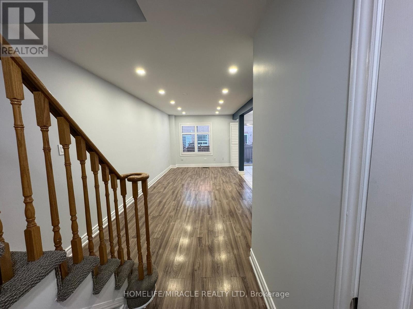 3918 Zenith Court, Mississauga, Ontario  L5N 7H7 - Photo 6 - W13001626