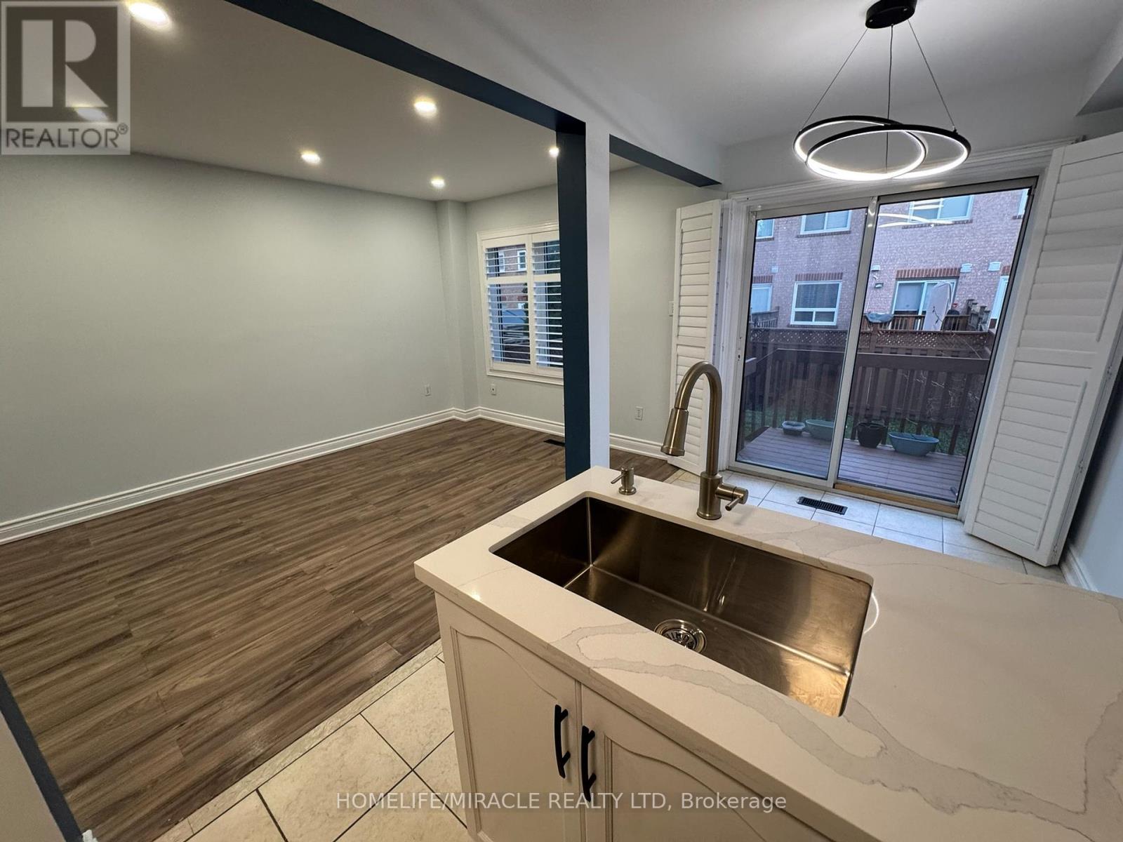 3918 Zenith Court, Mississauga, Ontario  L5N 7H7 - Photo 8 - W13001626