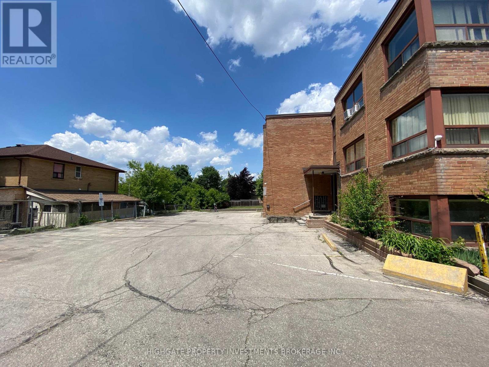 3 - 34 Erlesmere Avenue, Brampton, Ontario  L6W 2T6 - Photo 3 - W13001750