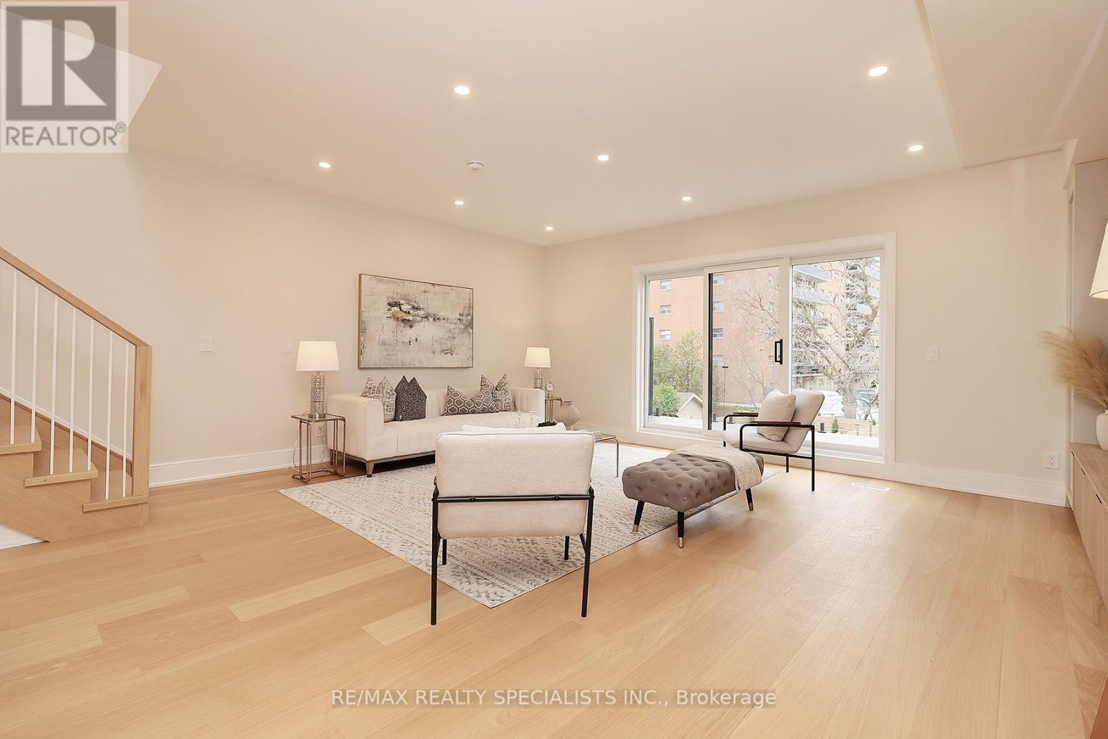 1048 Roosevelt Road, Mississauga, Ontario  L5G 3Y8 - Photo 11 - W13001760