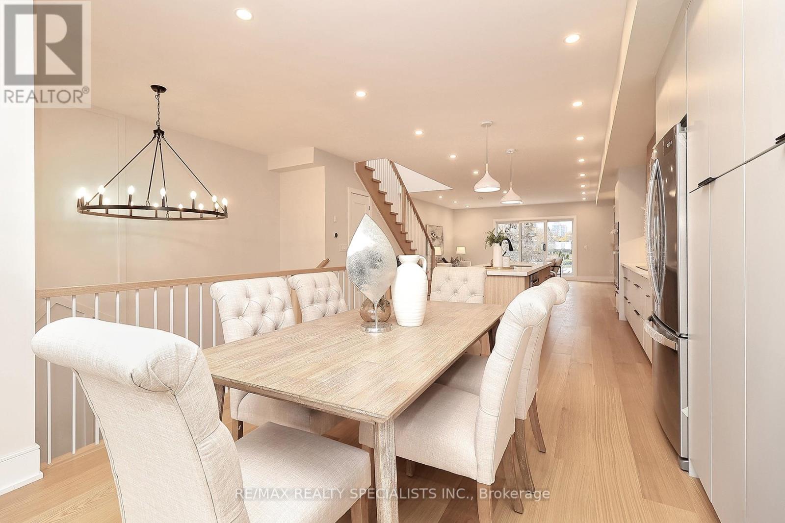 1048 Roosevelt Road, Mississauga, Ontario  L5G 3Y8 - Photo 15 - W13001760