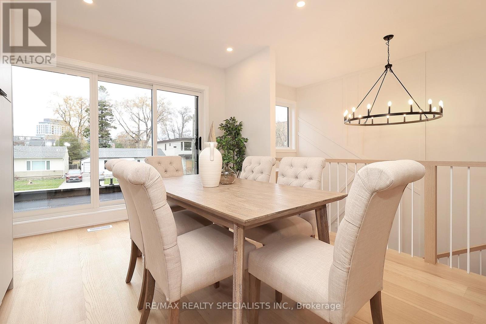 1048 Roosevelt Road, Mississauga, Ontario  L5G 3Y8 - Photo 16 - W13001760