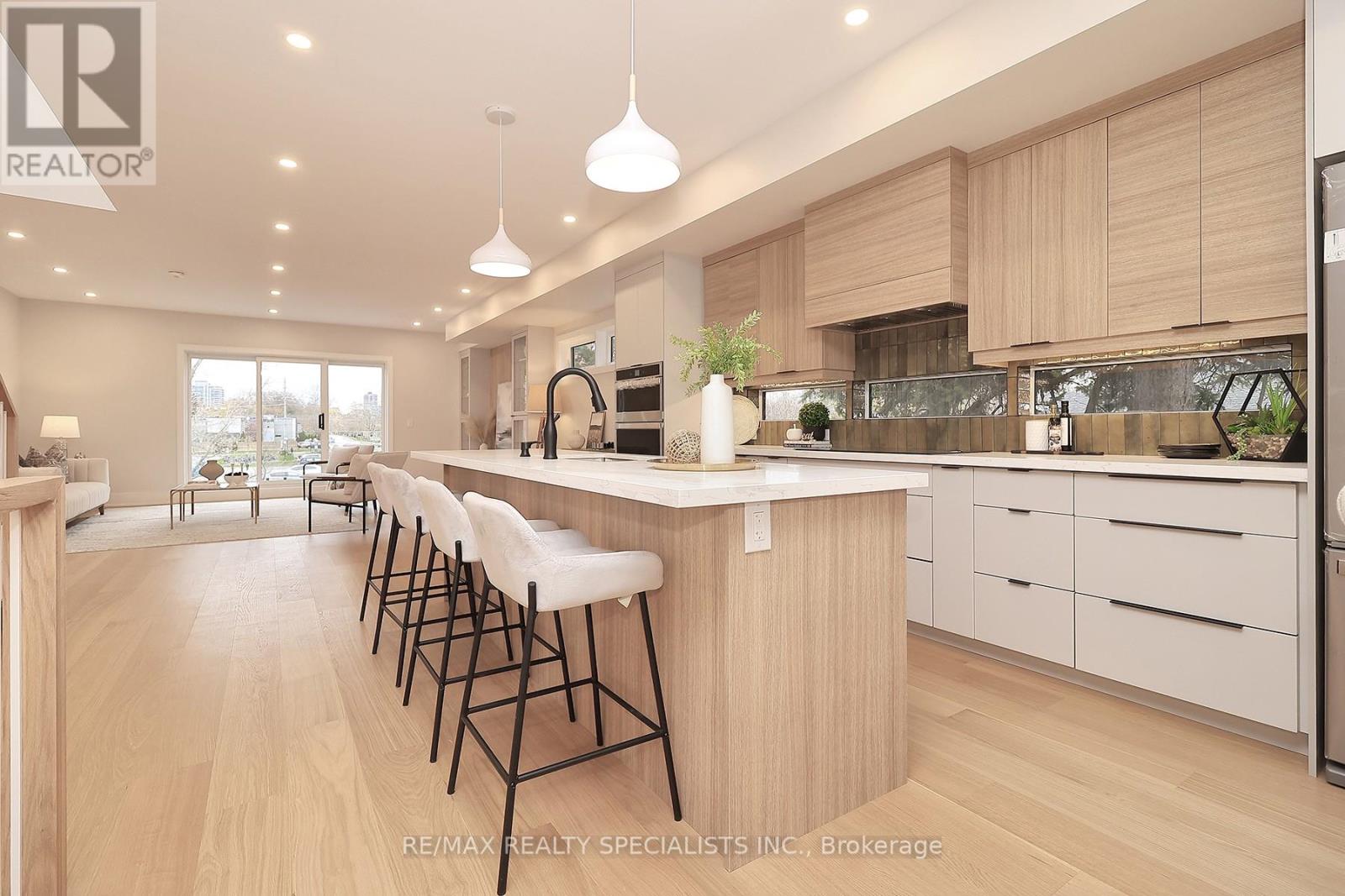 1048 Roosevelt Road, Mississauga, Ontario  L5G 3Y8 - Photo 18 - W13001760