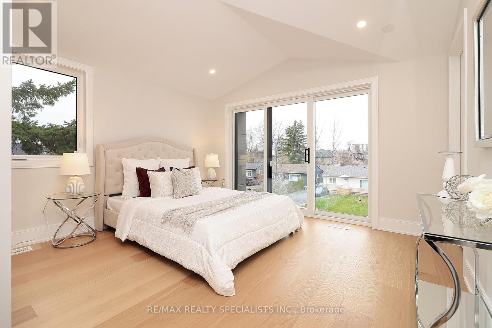 1048 Roosevelt Road, Mississauga, Ontario  L5G 3Y8 - Photo 24 - W13001760