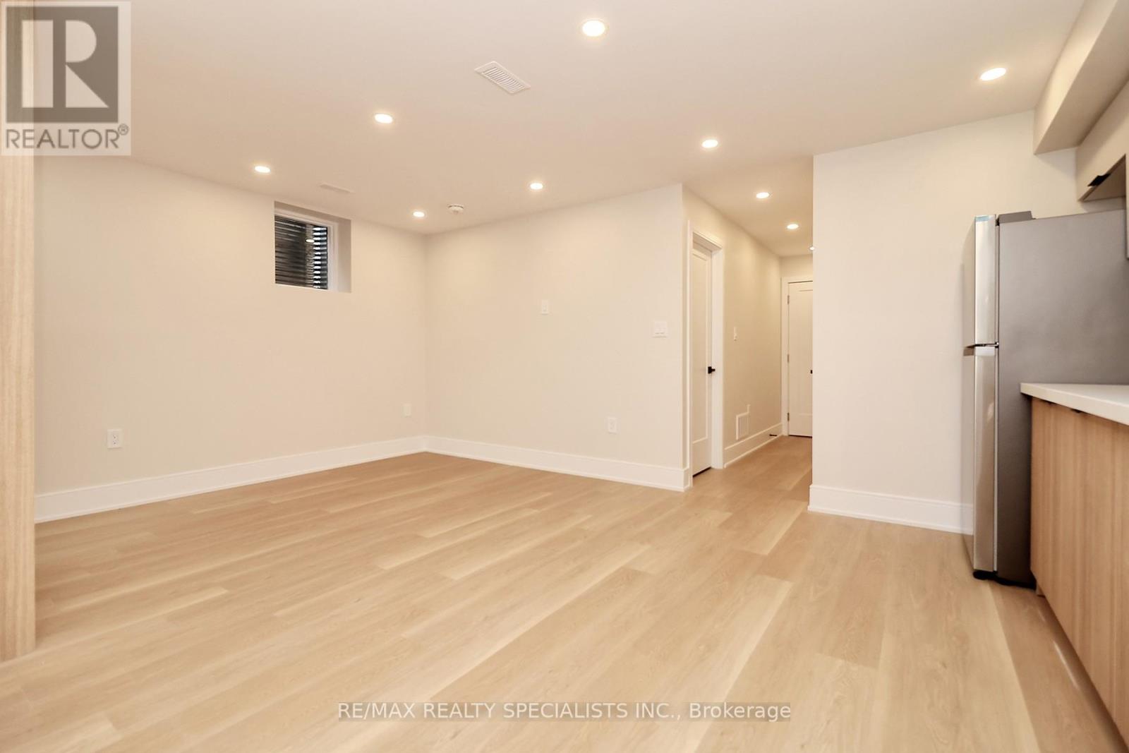 1048 Roosevelt Road, Mississauga, Ontario  L5G 3Y8 - Photo 44 - W13001760