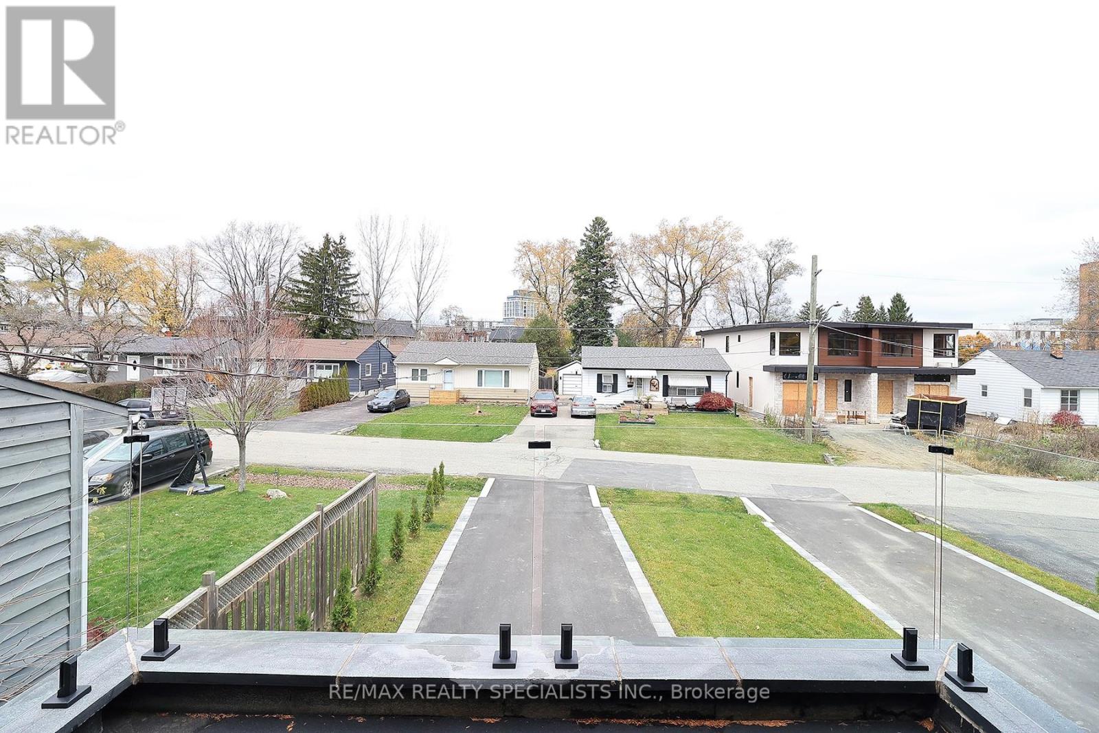 1048 Roosevelt Road, Mississauga, Ontario  L5G 3Y8 - Photo 7 - W13001760