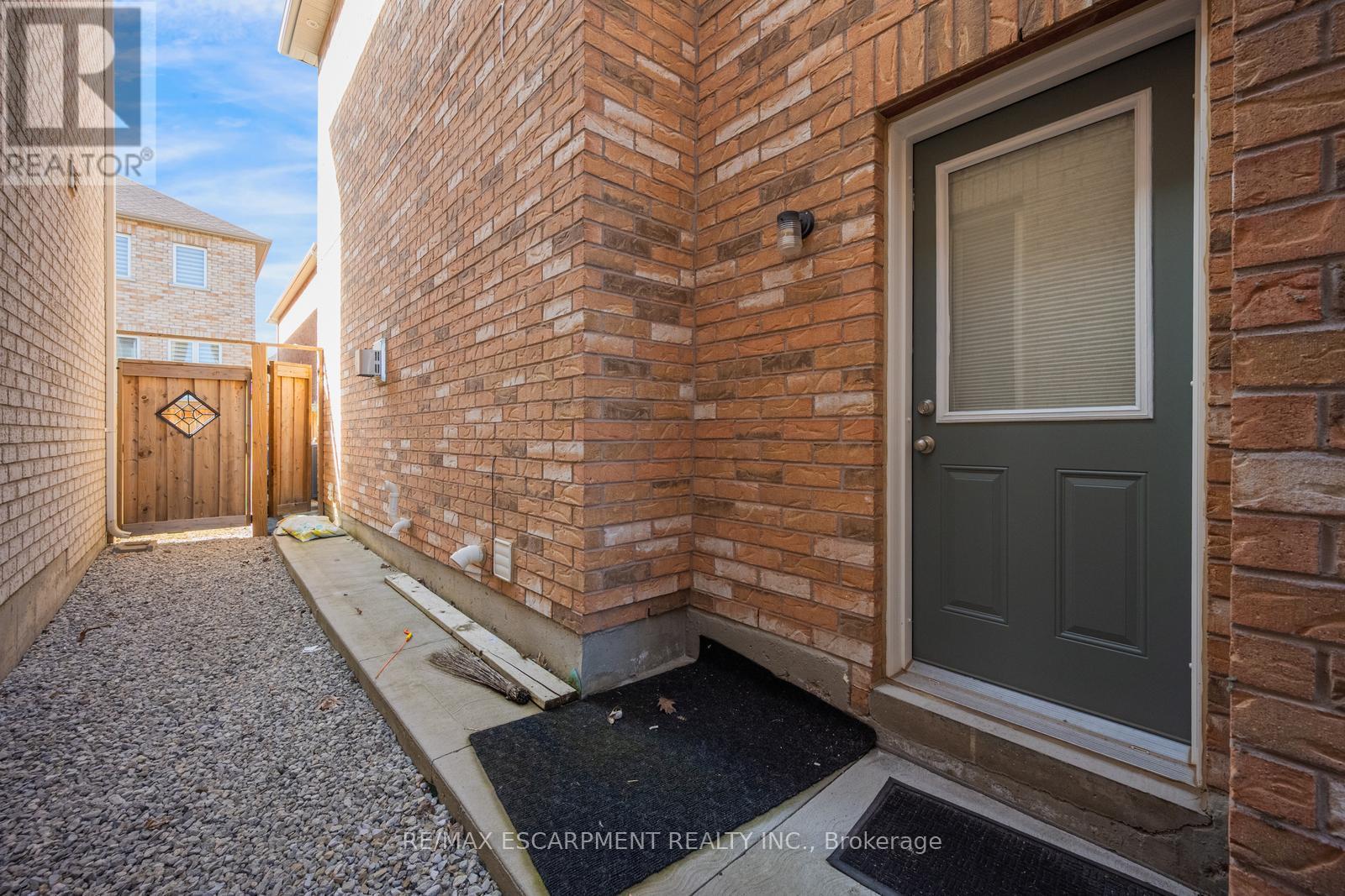 47 Monument Trail, Brampton, Ontario  L7A 4M9 - Photo 47 - W13001784