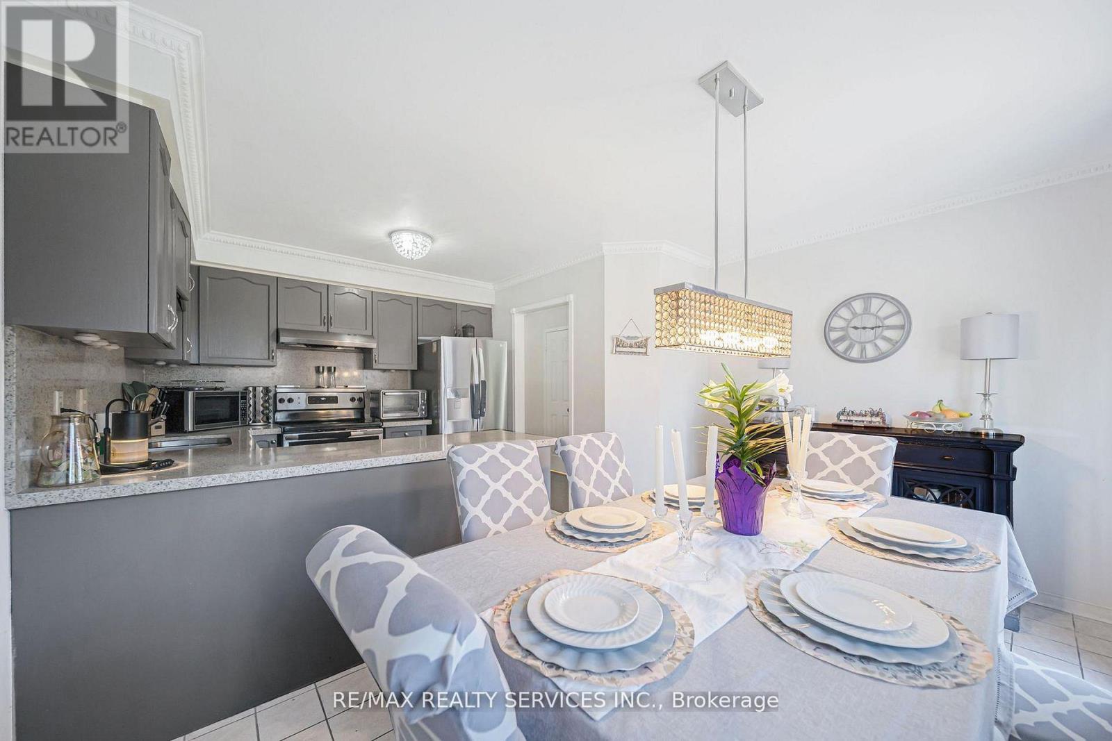 27 Suncrest Drive, Brampton, Ontario  L6X 4L5 - Photo 15 - W13001822