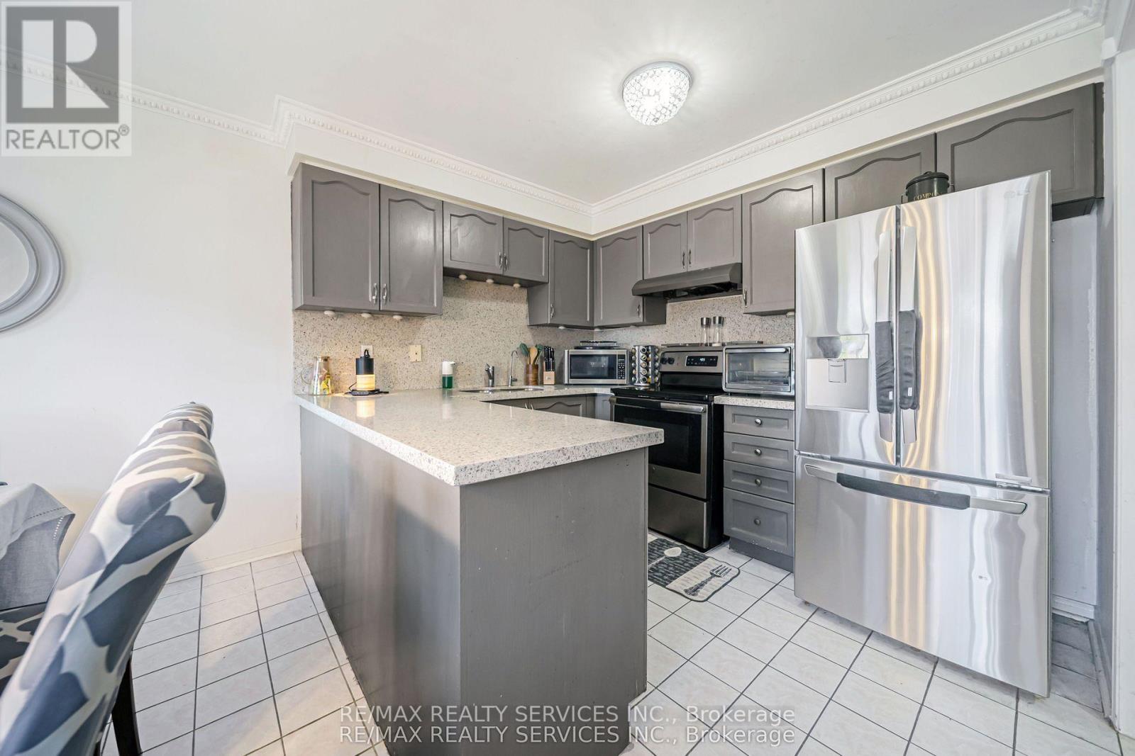 27 Suncrest Drive, Brampton, Ontario  L6X 4L5 - Photo 19 - W13001822