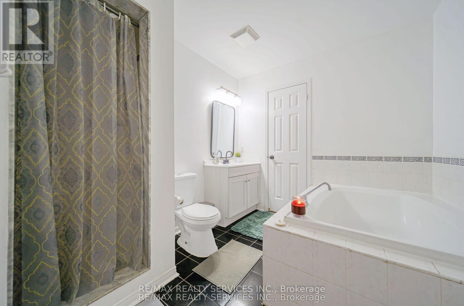 27 Suncrest Drive, Brampton, Ontario  L6X 4L5 - Photo 27 - W13001822